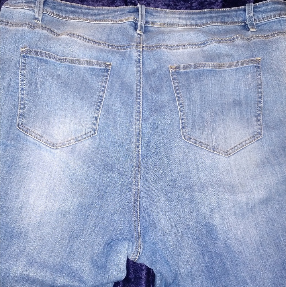 Jeans - Picture 2 of 4